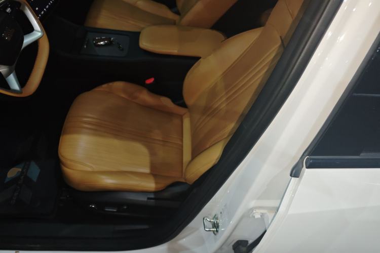 Used  L7 2023 1.5T 115 km Starship
