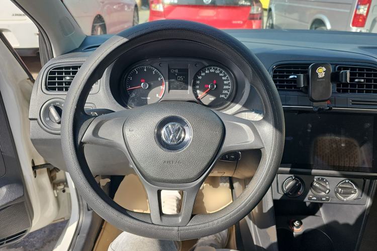 Used Volkswagen Polo 2014 1.4L Manual Fashion Edition