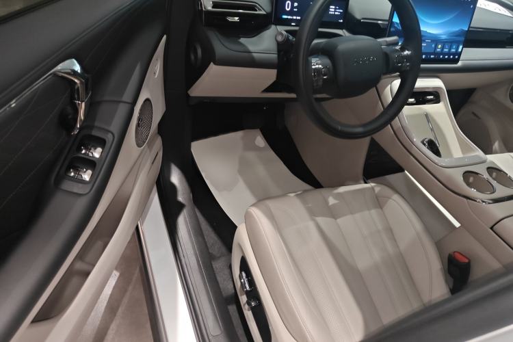 Used AION V 2024 Aion Tyrannosaurus 650 LiDAR Edition
