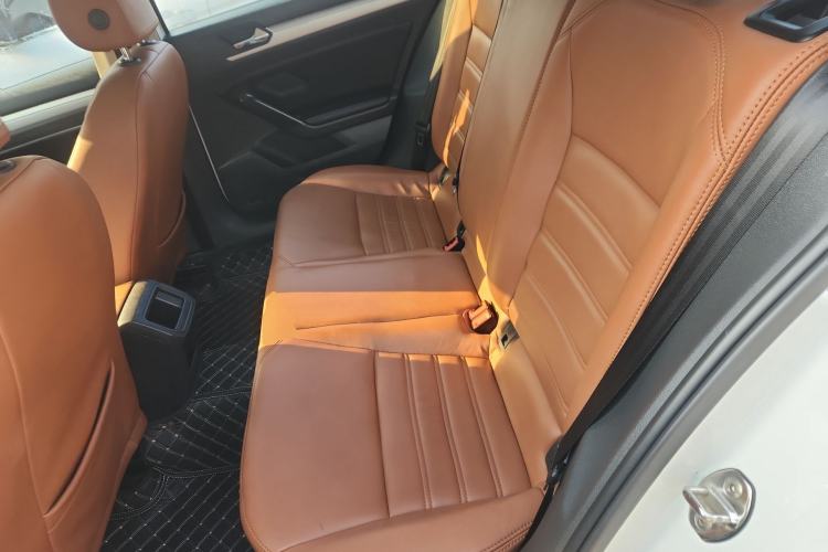 Used Volkswagen Lamando 2017 230TSI DSG Fashion Edition
