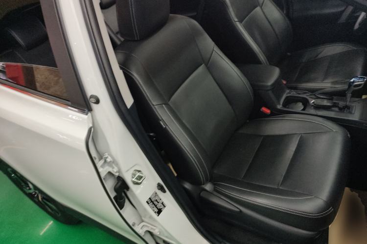 Used Toyota RAV4 2019 2.0L CVT Two-Wheel Drive Comfort Edition China VI Standard
