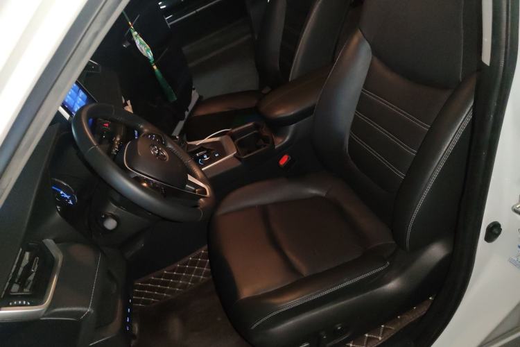 Used Toyota RAV4 2020 Dual-Engine 2.5L E-CVT 4x4 Elite PLUS Edition
