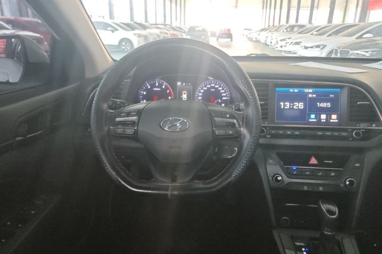 Used Hyundai Elantra 2016 1.4T Dual-Clutch Xuan Dong · Dynamic Version
