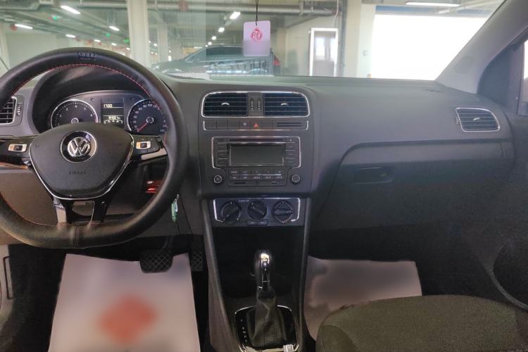 Used Volkswagen Polo 2016 1.6L Automatic Comfort Model
