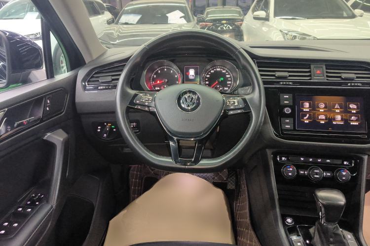 Used Volkswagen Tiguan L 2019 330TSI Automatic Two-Wheel Drive Panoramic Comfort Edition China V Standard
