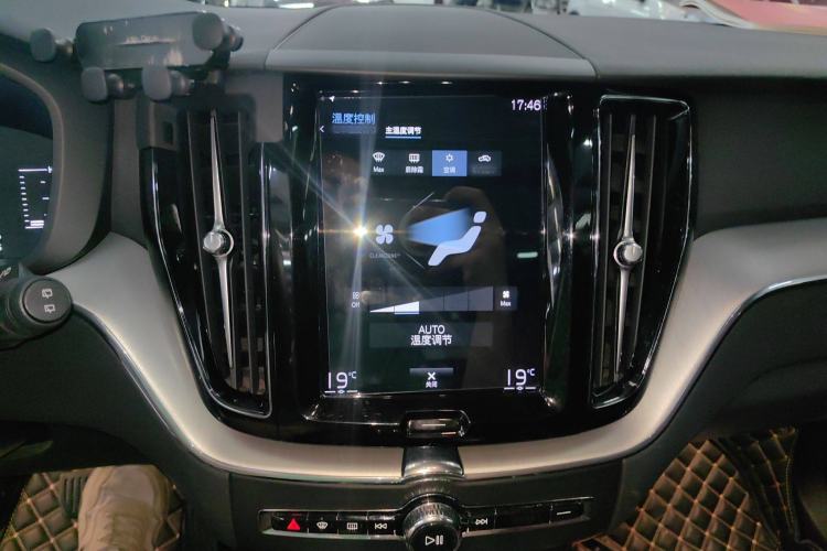 Used Volvo XC60 2021 T5 4x4 Smart Luxury Edition
