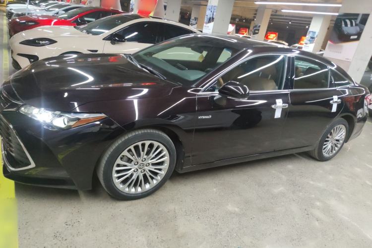 Used Toyota Avalon 2019 Dual-Engine 2.5L Limited Flagship Edition China VI Standard

