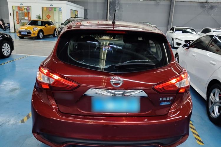 Used Nissan Tiida 2016 1.6L CVT Cool Dynamic Edition