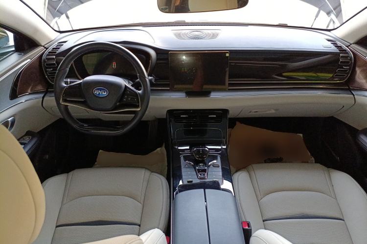 Used BYD e9 2021 Business Edition