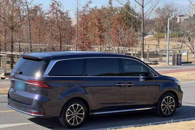 Used Roewe iMAX8 2021 400TGI Supreme Series Prestige Edition
