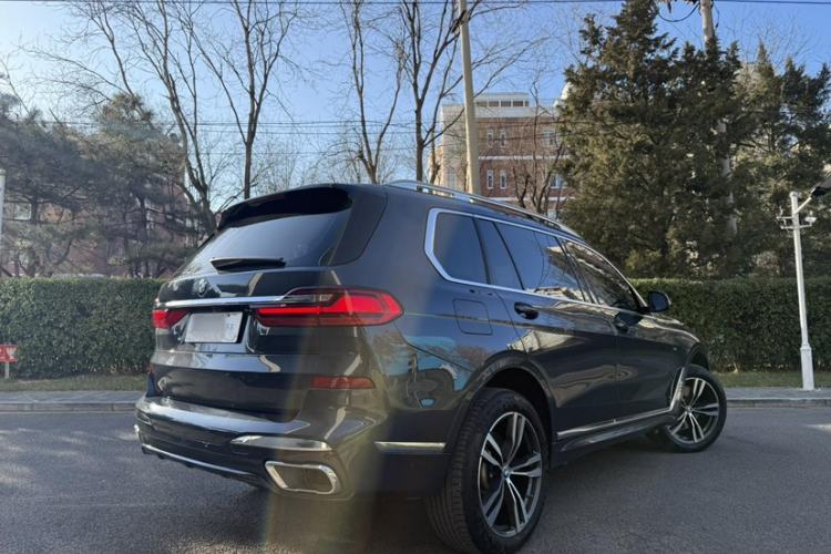 Used BMW X7 2021 xDrive40i Luxury M Sport Package
