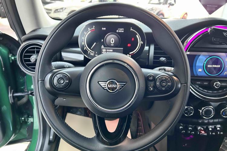 Used  MINI 2021 1.5T COOPER Classic Edition
