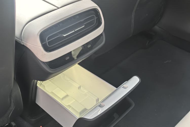 Used Xiaomi Auto SU7 2024 Four-Wheel Drive Ultra-Long Range Advanced Intelligent Driving Max Edition