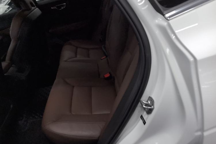 Used Volvo XC60 2022 B5 4x4 Zhiyi Luxury Edition
