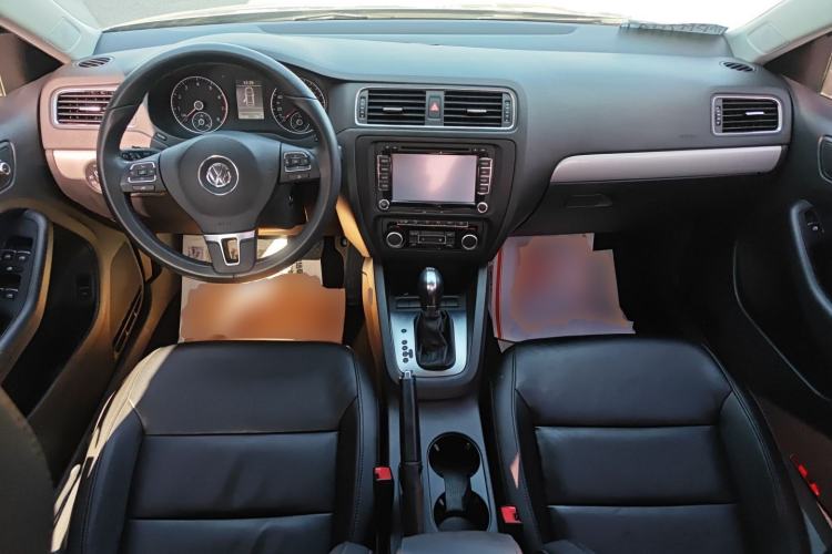 Used Volkswagen Sagitar 2014 Revised Version 1.4TSI Automatic Luxury Edition
