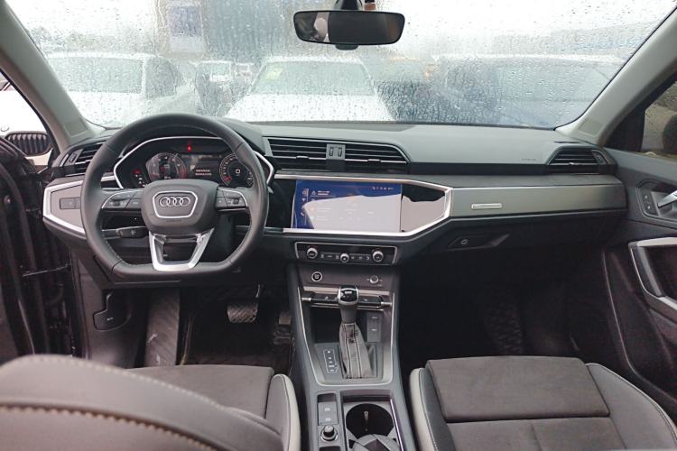 Used Audi Q3 2022 35 TFSI Fashion Dynamic Model
