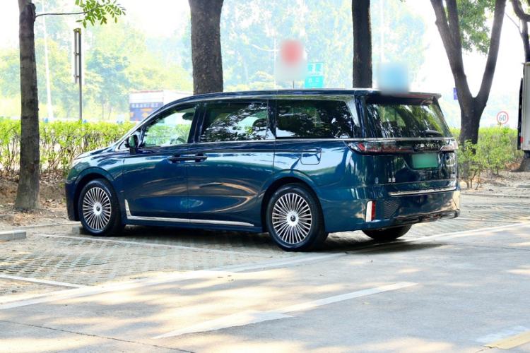 Used VOYAH Dream 2025 PHEV Four-Wheel Drive Prestige Kunpeng Edition
