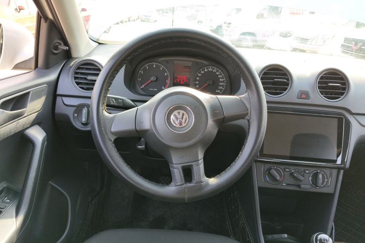 Used Volkswagen Jetta 2015 1.6L Manual Fashion Edition
