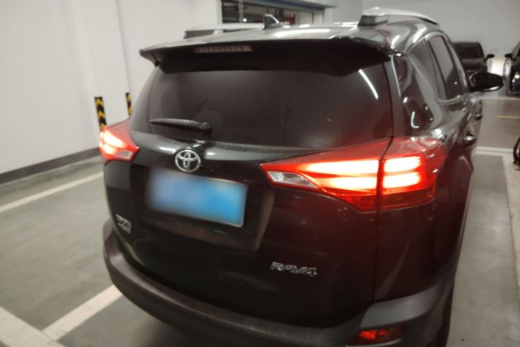 Used Toyota RAV4 2015 2.0L CVT Two-Wheel Drive Fashion Edition
