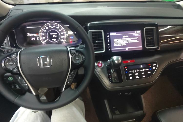 Used Honda Elysion 2016 2.4L Luxury Edition
