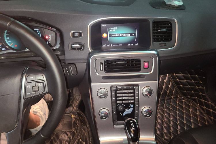 Used Volvo S60 2018 S60L T4 Zhiyuan Edition
