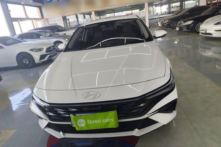 Used Hyundai Elantra 2023 1.5L CVT LUX Prestige Edition
