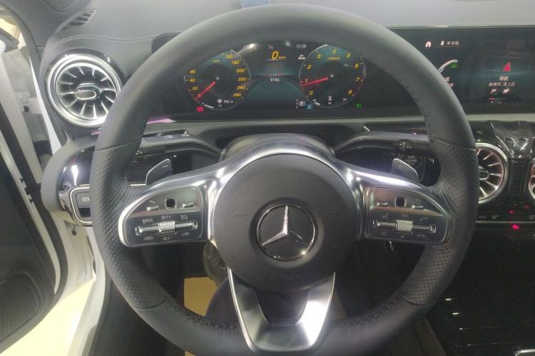 Used Mercedes-Benz A-Class 2022 Revised Version A 200 L Sport Sedan Fashionable Style
