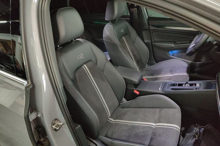 Used Volkswagen Golf 2023 280TSI DSG R-Line Lite
