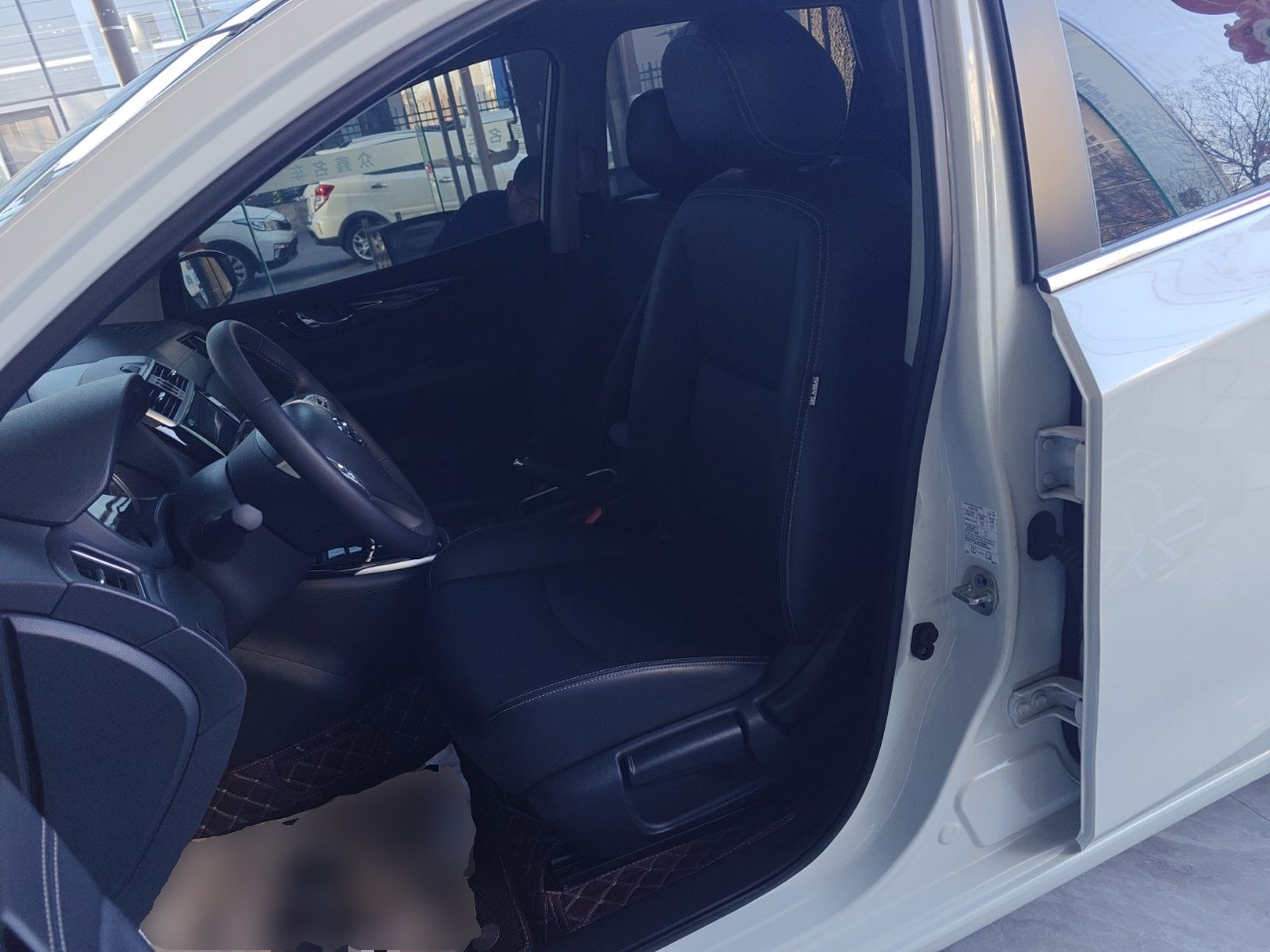 Переднее сиденье в автомобиле