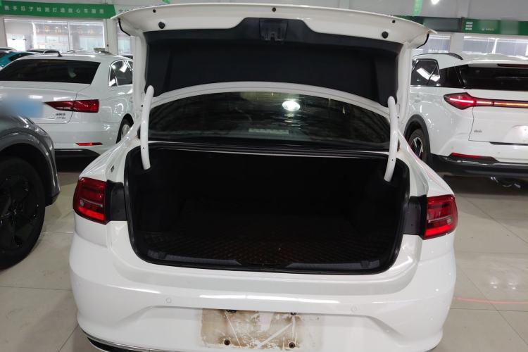 Used Volkswagen Lamando 2019 230TSI DSG Fashion Edition China VI
