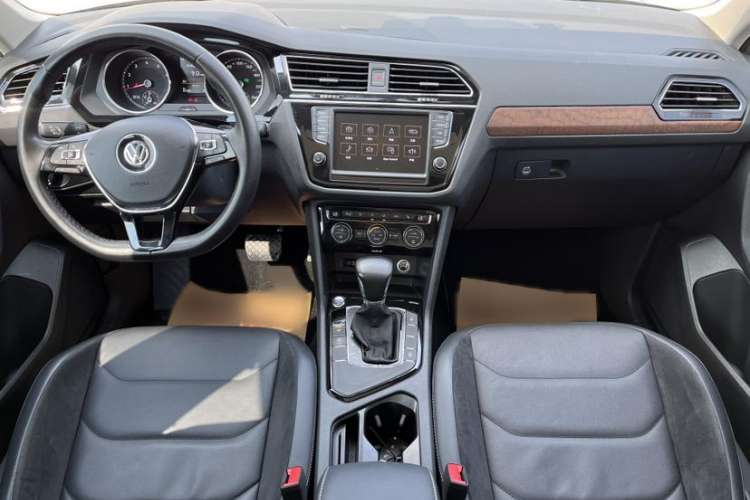 Used Volkswagen Tiguan L 2017 330TSI Automatic Two-Wheel Drive Luxury Edition
