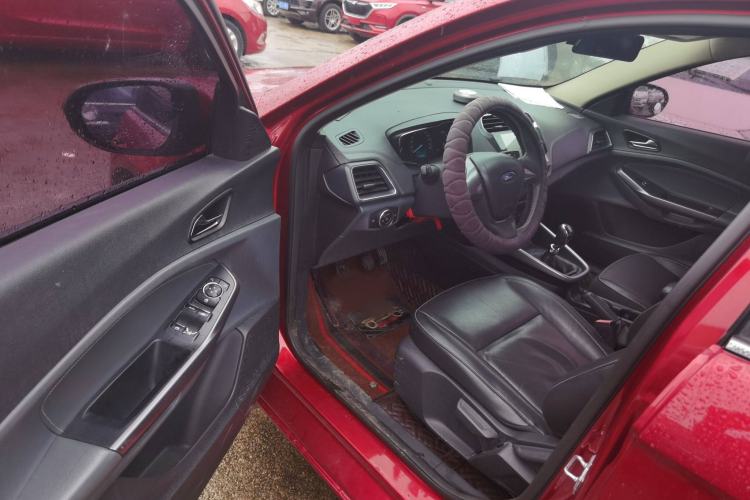 Used Ford Escort 2015 1.5L Manual Fashion Edition