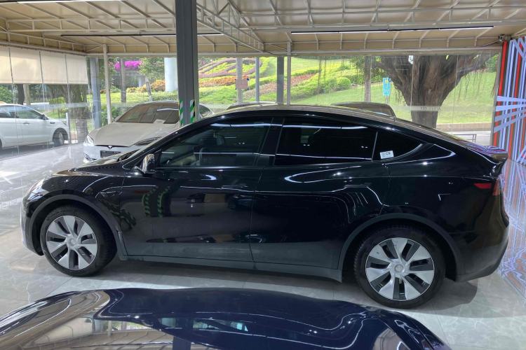 Used Tesla Model Y 2022 Rear-Wheel-Drive Version
