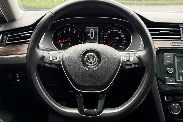 Used Volkswagen Magotan 2018 330TSI DSG Luxury Model
