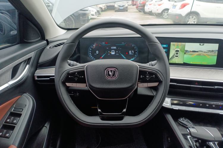 Used Changan Eado 2024 PLUS Blue Whale NE 1.4T GDI DCT High-Energy Edition
