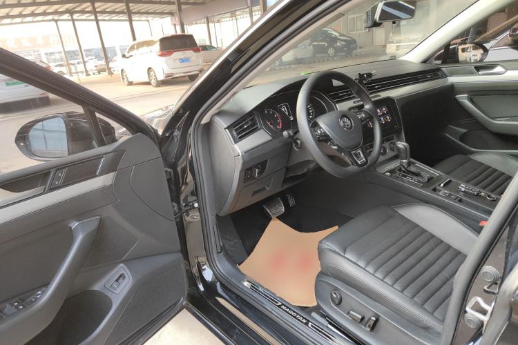 Used Volkswagen Magotan 2018 280TSI DSG Leading Model
