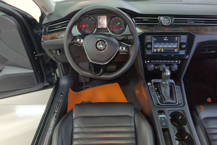 Used Volkswagen Magotan 2018 Facelift 330TSI DSG Luxury Model
