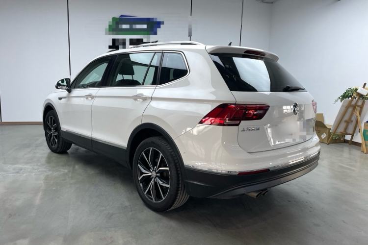 Used Volkswagen Tiguan L 2019 Revised 330TSI Automatic Two-Wheel Drive Smart & Luxury Edition China VI Standard
