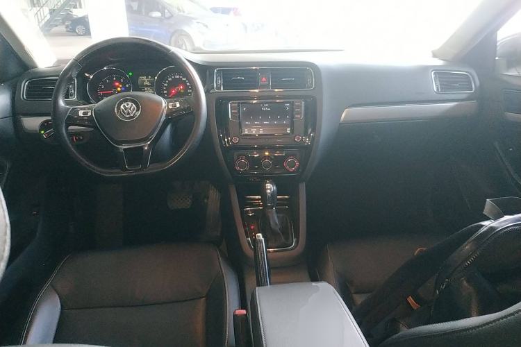 Used Volkswagen Sagitar 2017 1.6L Automatic Comfort Model
