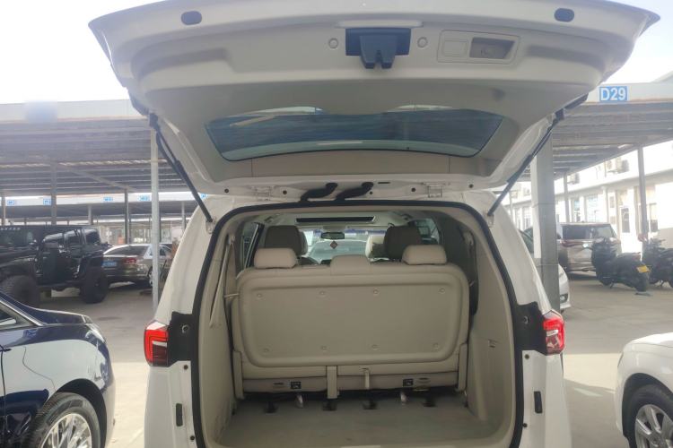 Used Buick GL8 2021 Land Cruiser Executive Class 652T Luxury Model
