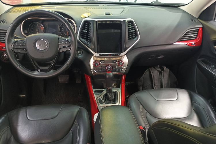 Used  Cherokee 2016 2.4L Leading Edition
