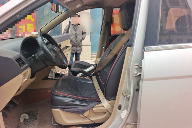 Used Wuling Hongguang 2013 1.5L Luxury Model
