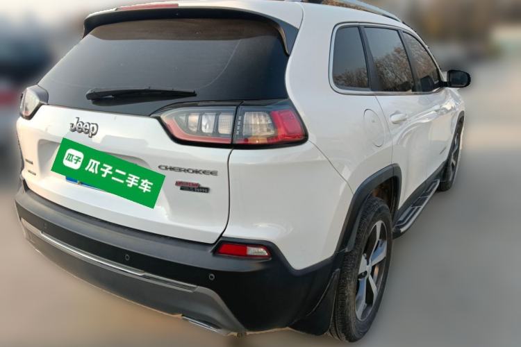 Used  Cherokee 2020 2.0T Two-Wheel Drive Leading Edition
