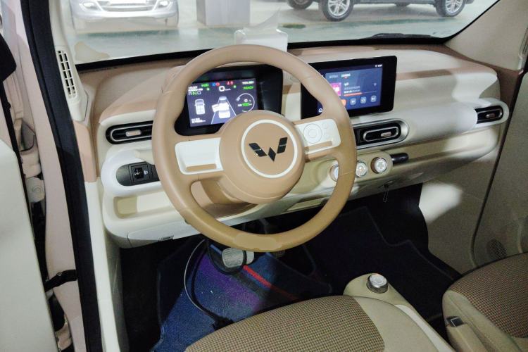 Used Wuling Hongguang MINIEV 2024 3rd Generation 215km Advanced Version