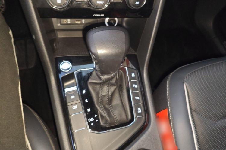 Used Volkswagen Tiguan L 2017 330TSI Automatic Two-Wheel Drive Flagship Edition
