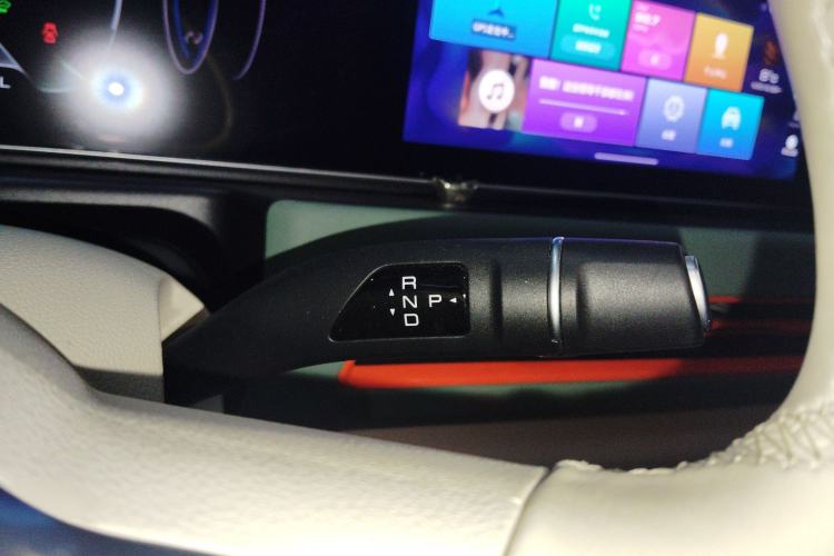 Used ORA Good Cat 2023 401 km Standard Range Luxury Version Lithium Iron Phosphate
