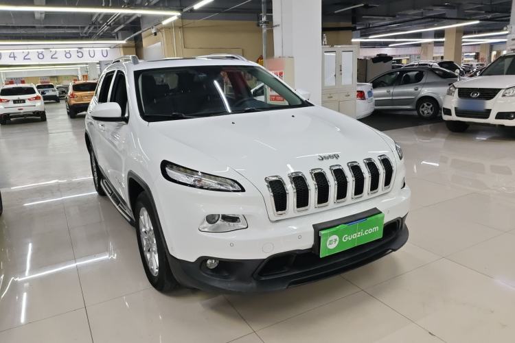 Used  Cherokee 2016 2.4L Leading Smart Version
