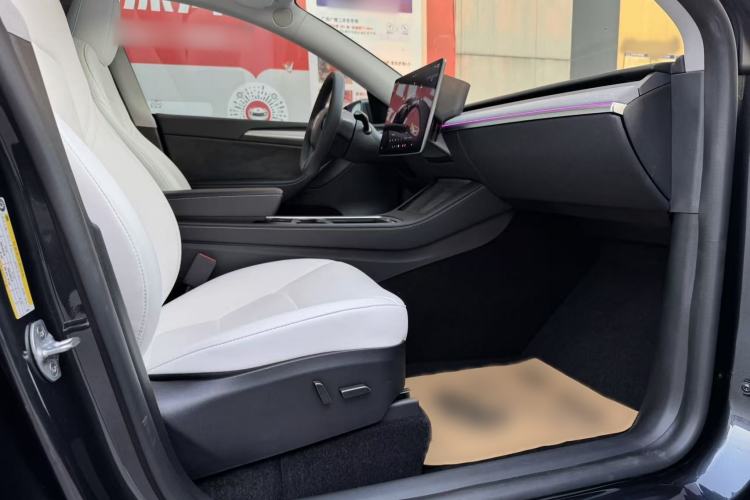 Used Tesla Model Y 2024 Long-Range All-Wheel-Drive Version
