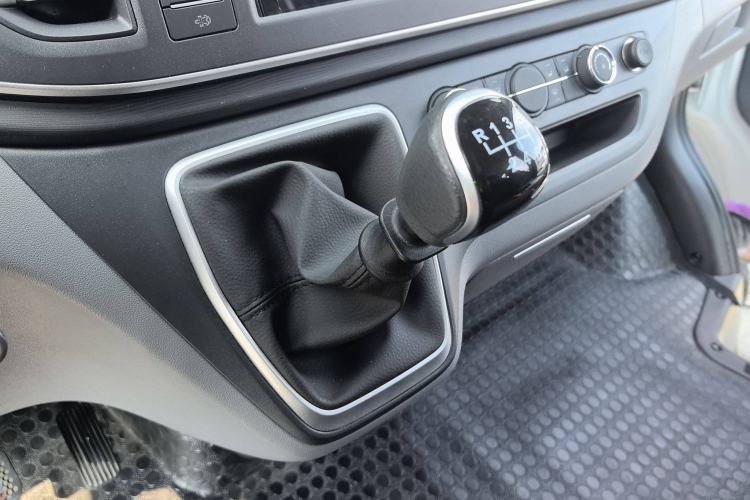 Used SAIC MAXUS Xintu V80 2024 Aotuntong Value Edition 6MT Short Wheelbase Ultra-Low Roof 127 Ps 5/6 Seats
