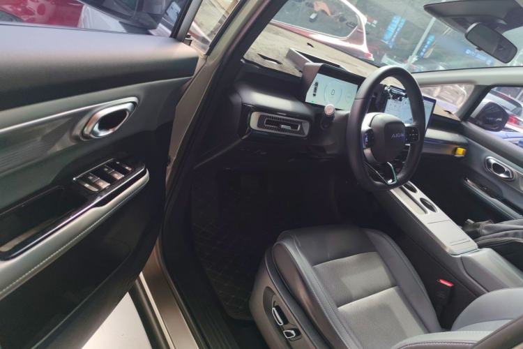 Used AION Y 2023 Plus 510 Smart Edition